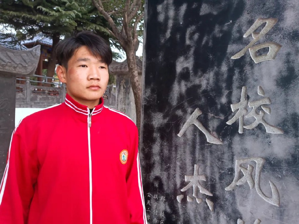 少林小龙武校中托套路部学员尚玉生：打工仨月后重返校园， 他想对同学们说……